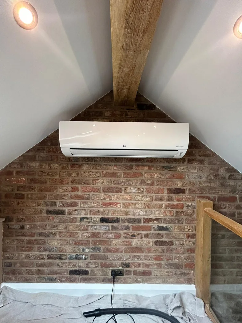 7.0 kW LG Smart Inverter installed in a barn conversion with vaulted ceiling